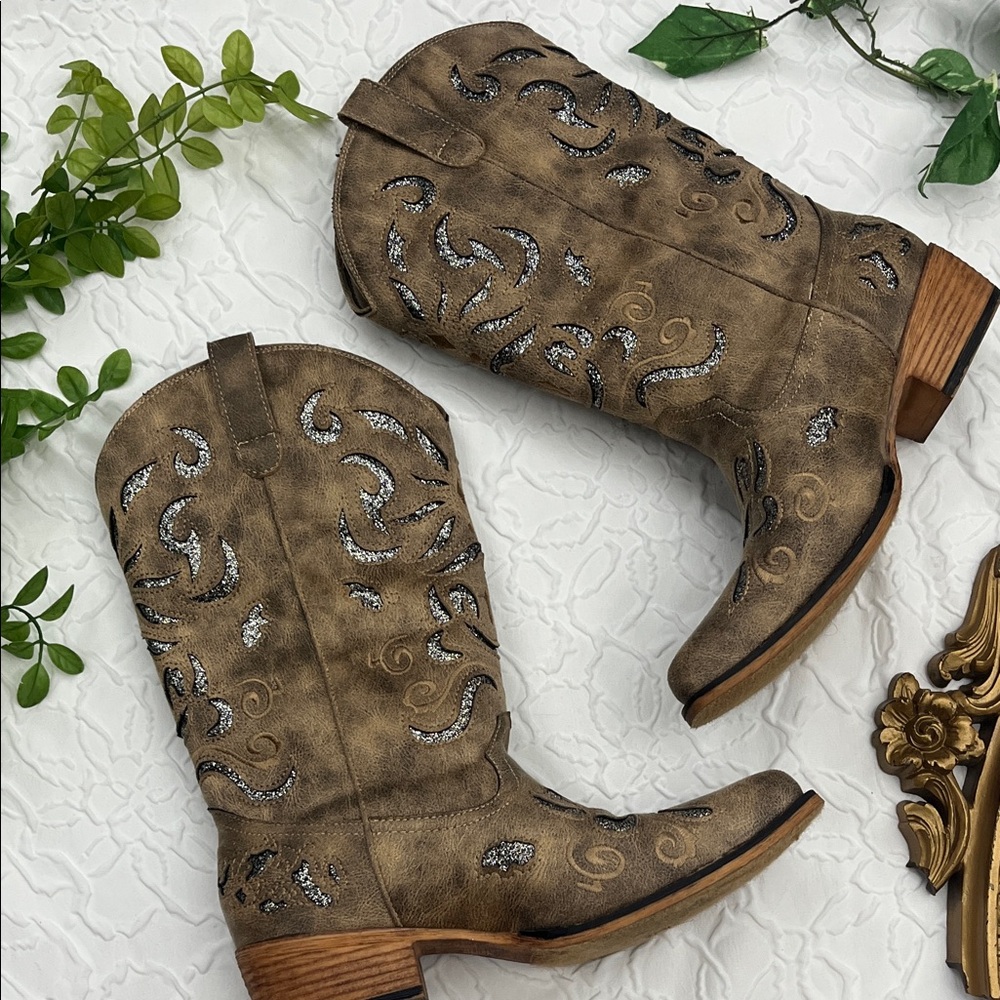 Brown Western Cowboy Boots with Glitter Embroidery